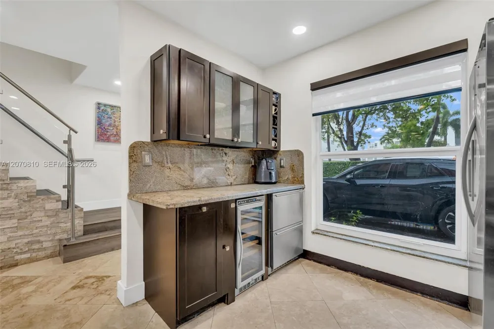 3690 NE 167th St #34 North Miami Beach, FL 33160