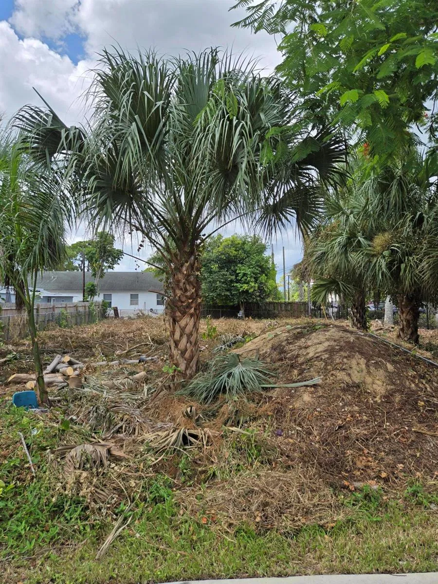 Patio Court Lake Worth, FL 33461