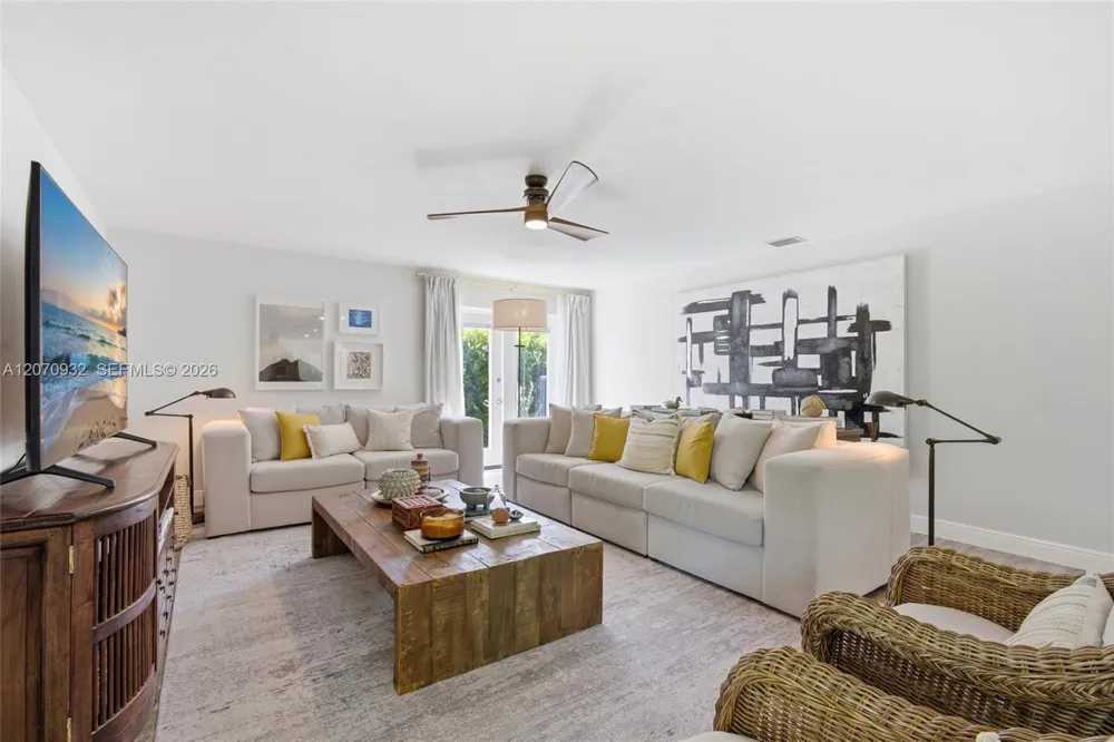 9780 Bel Aire Dr Cutler Bay, FL 33157