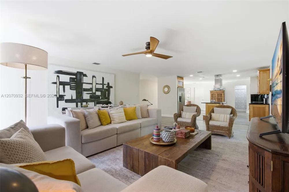 9780 Bel Aire Dr Cutler Bay, FL 33157