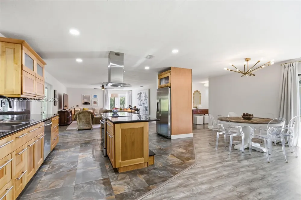 9780 Bel Aire Dr Cutler Bay, FL 33157