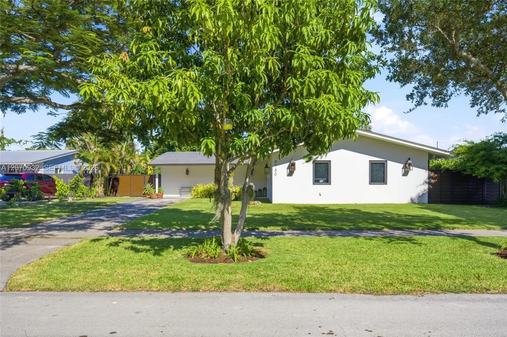 9780 Bel Aire Dr Cutler Bay, FL 33157