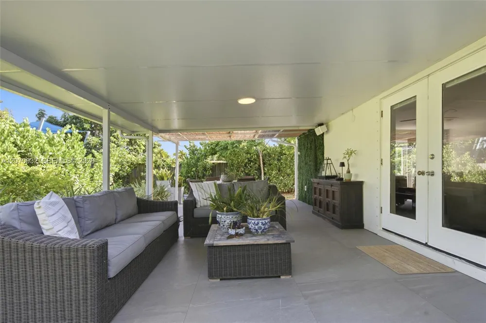 9780 Bel Aire Dr Cutler Bay, FL 33157