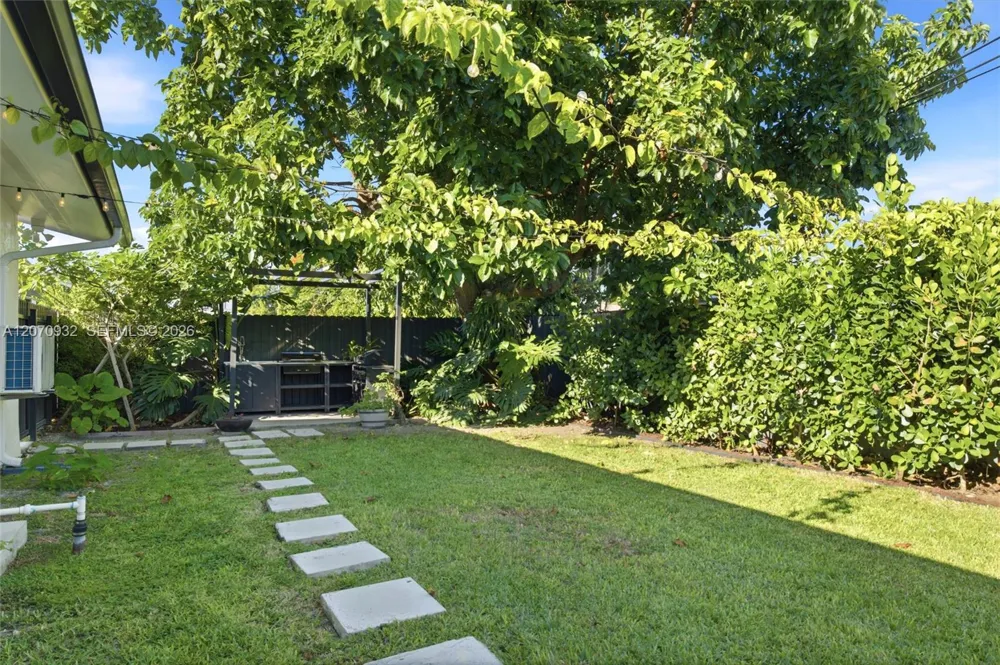 9780 Bel Aire Dr Cutler Bay, FL 33157