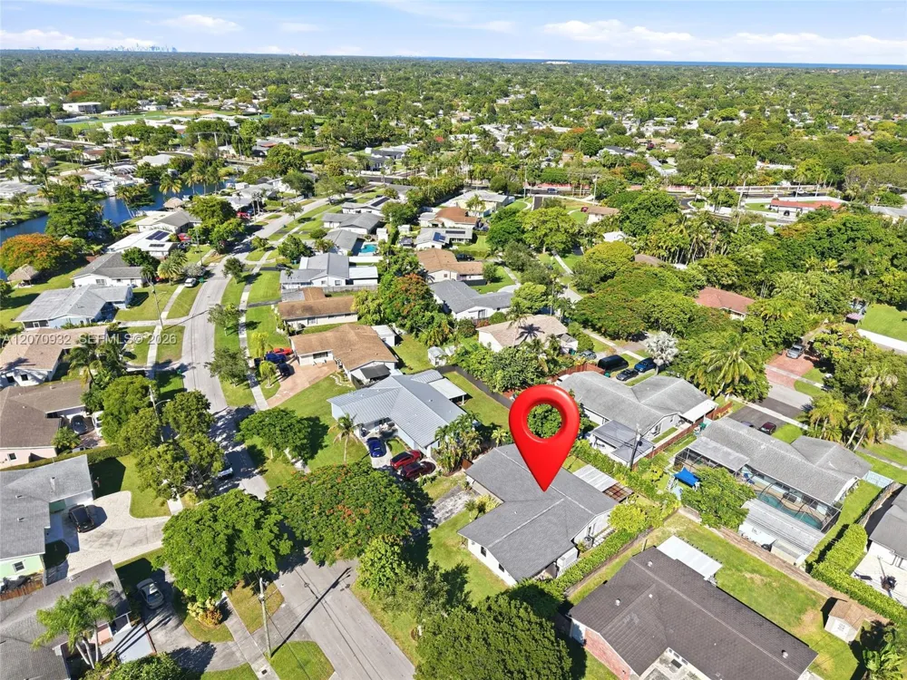 9780 Bel Aire Dr Cutler Bay, FL 33157