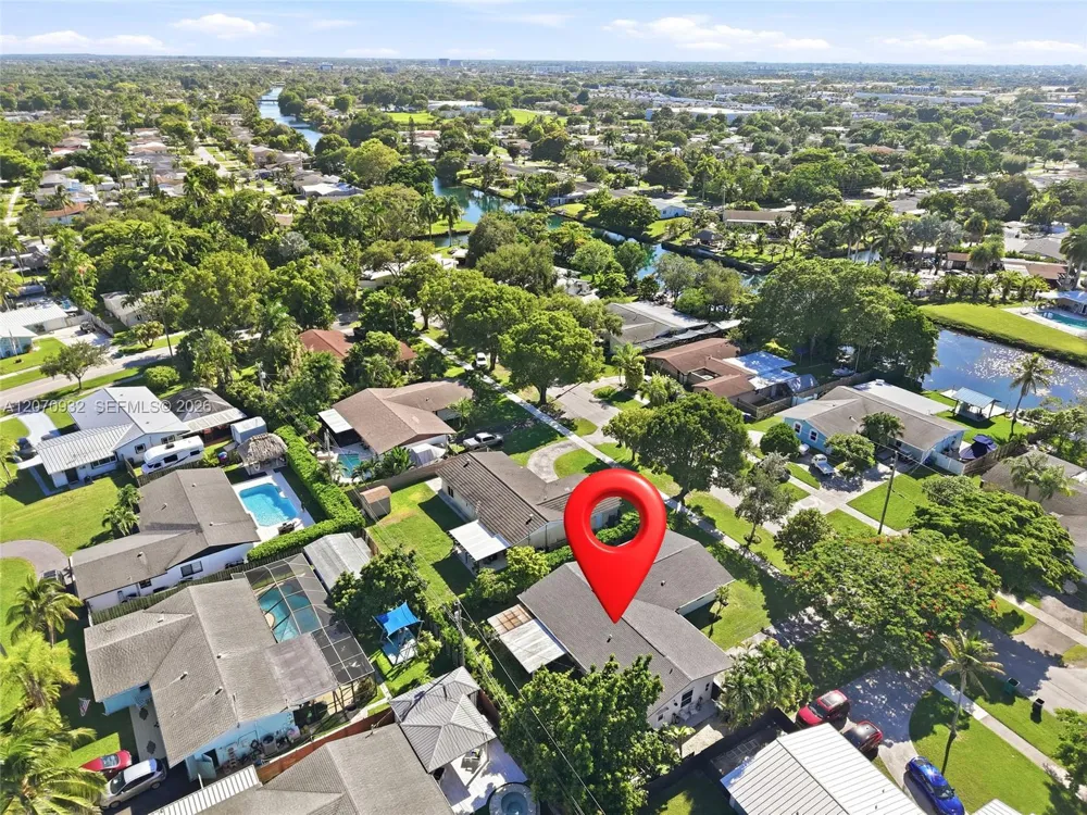 9780 Bel Aire Dr Cutler Bay, FL 33157