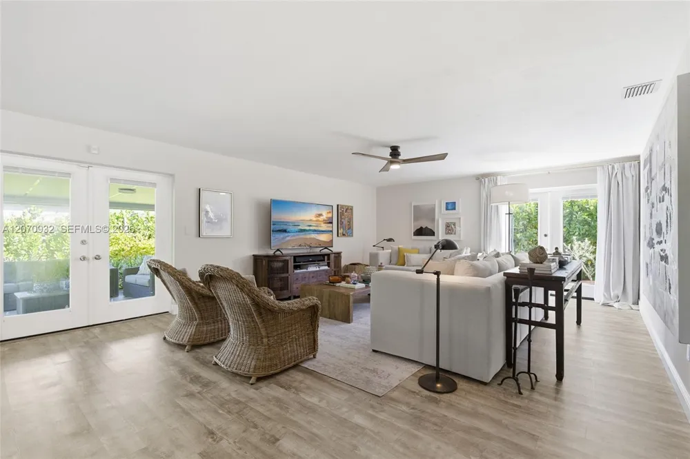 9780 Bel Aire Dr Cutler Bay, FL 33157
