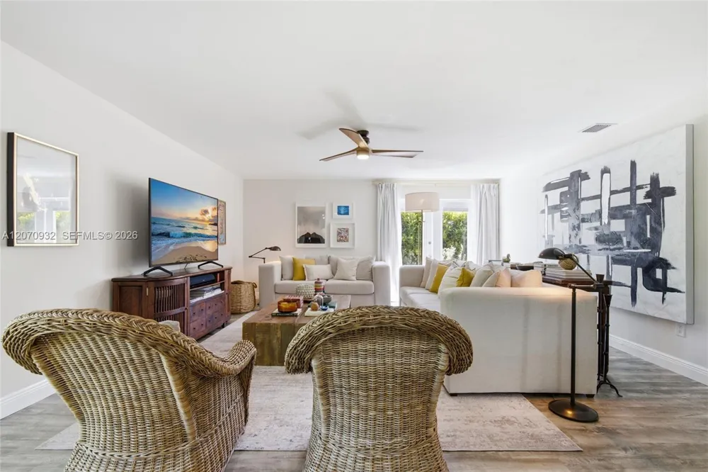 9780 Bel Aire Dr Cutler Bay, FL 33157
