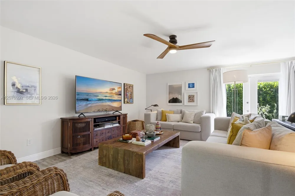 9780 Bel Aire Dr Cutler Bay, FL 33157