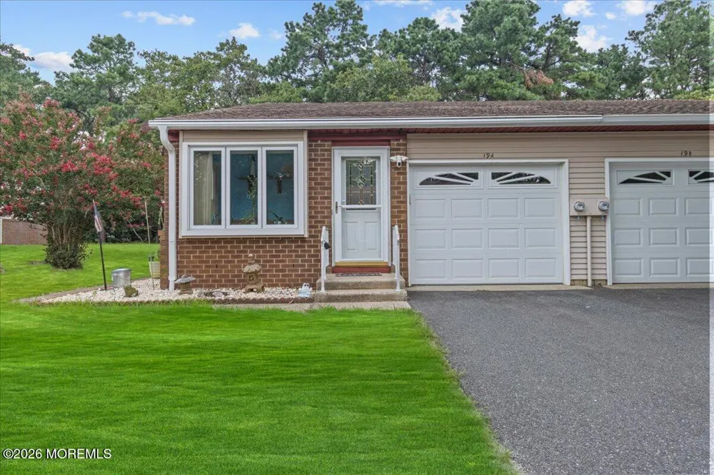 19 Maplewood Drive #52 Whiting, NJ 08759