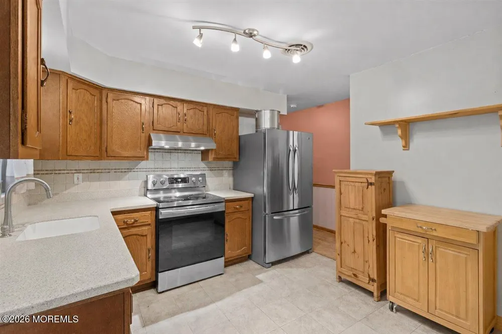 19 Maplewood Drive #52 Whiting, NJ 08759