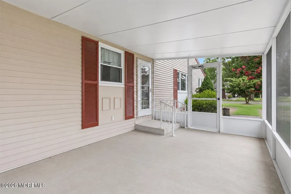 19 Maplewood Drive #52 Whiting, NJ 08759