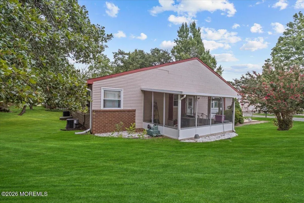 19 Maplewood Drive #52 Whiting, NJ 08759