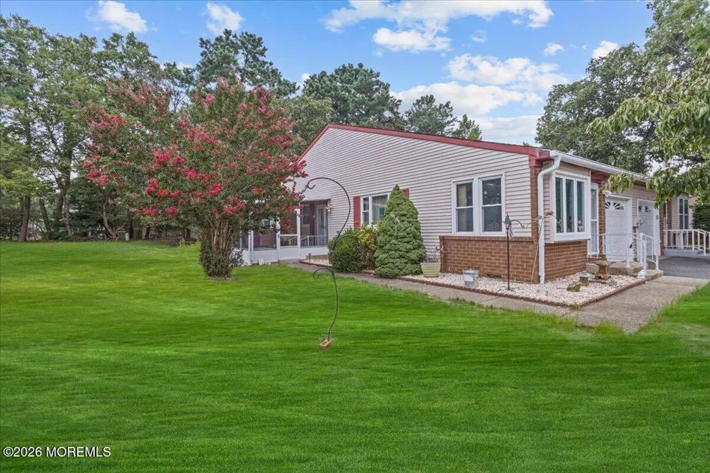 19 Maplewood Drive #52 Whiting, NJ 08759