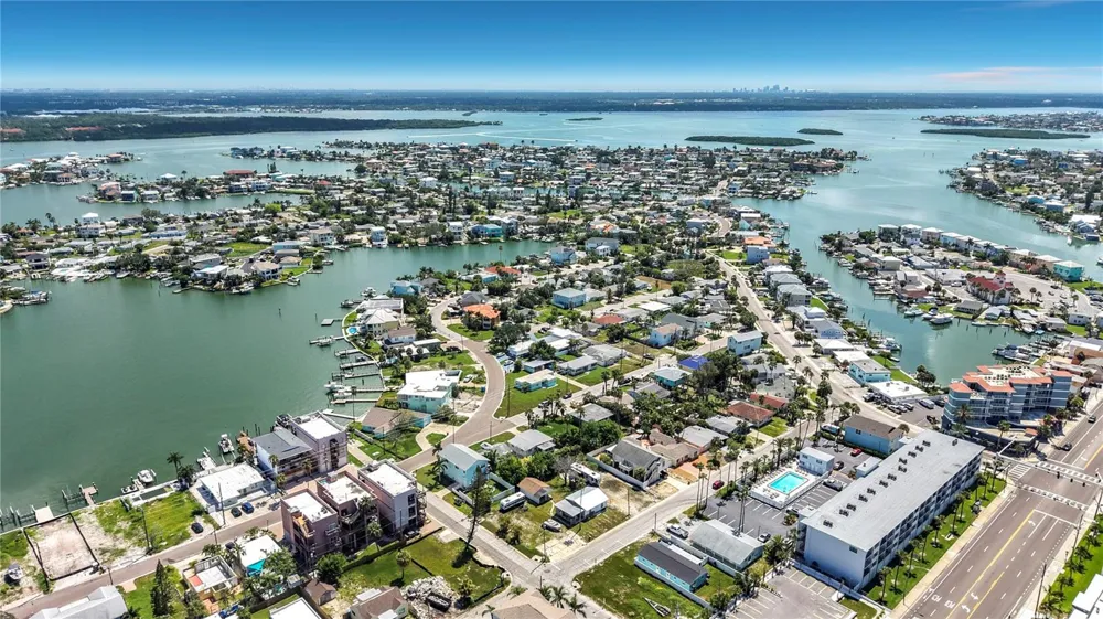 14065 PALM ST Madeira Beach, FL 33708