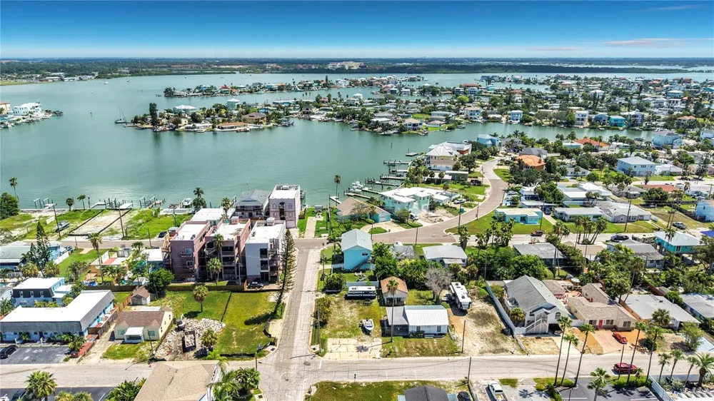 14065 PALM ST Madeira Beach, FL 33708