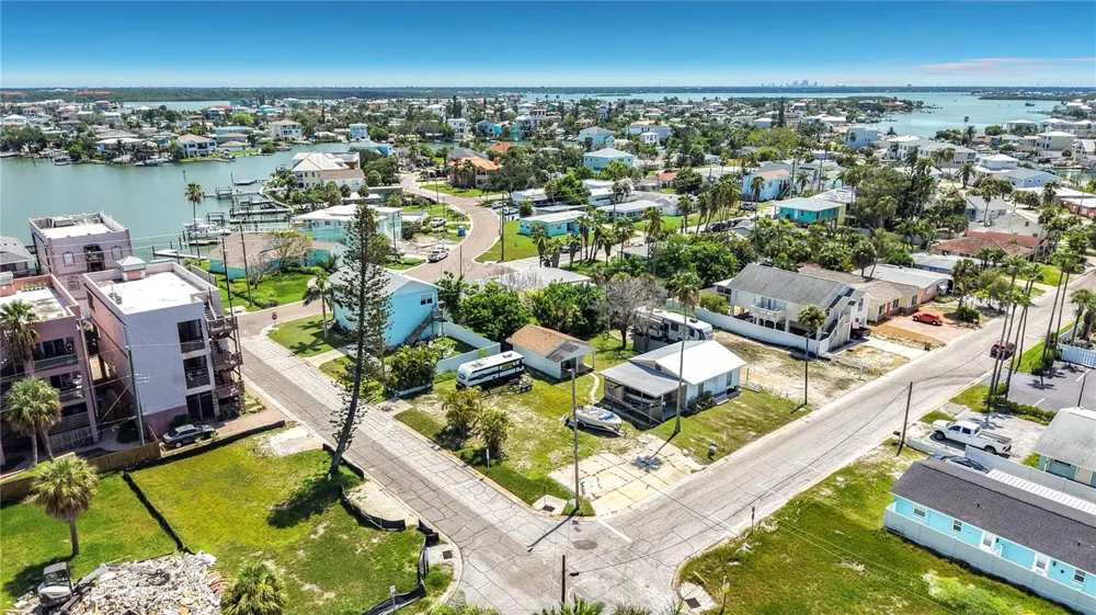 14065 PALM ST Madeira Beach, FL 33708