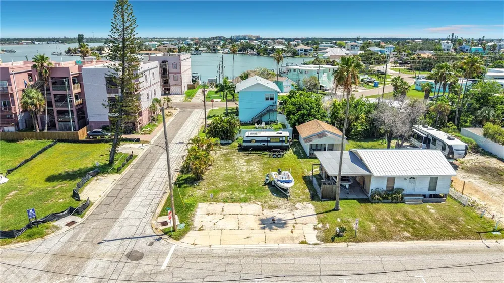 14065 PALM ST Madeira Beach, FL 33708