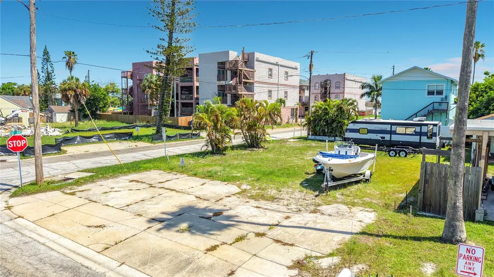 14065 PALM ST Madeira Beach, FL 33708