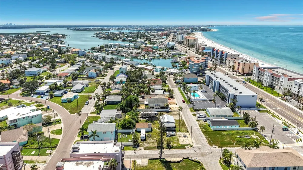 14065 PALM ST Madeira Beach, FL 33708