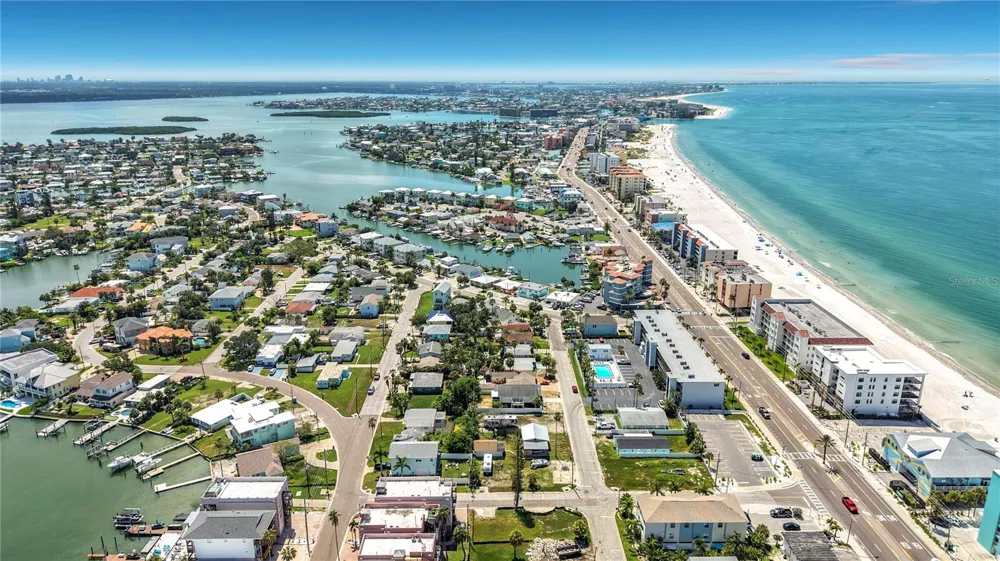 14065 PALM ST Madeira Beach, FL 33708