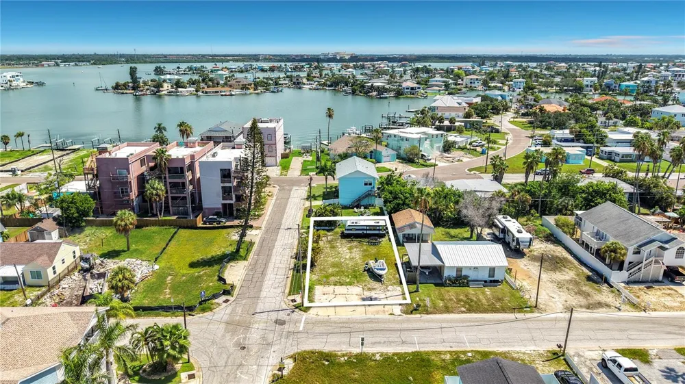 14065 PALM ST Madeira Beach, FL 33708