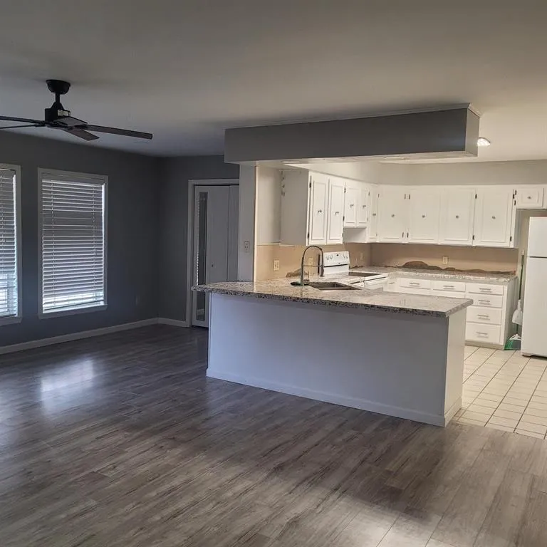 3106 Oakmont Orange, TX 77630