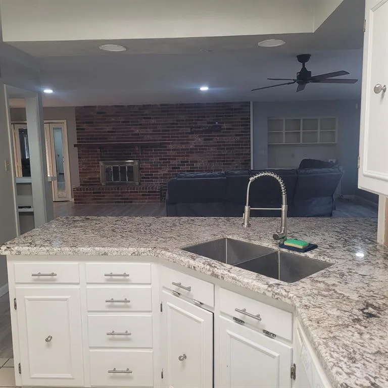 3106 Oakmont Orange, TX 77630