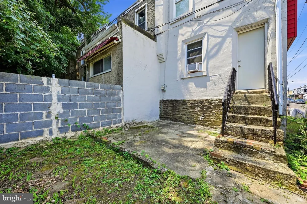5767 BEECHWOOD Philadelphia, PA 19138