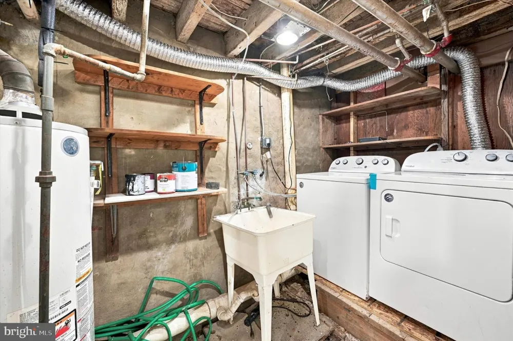5767 BEECHWOOD Philadelphia, PA 19138