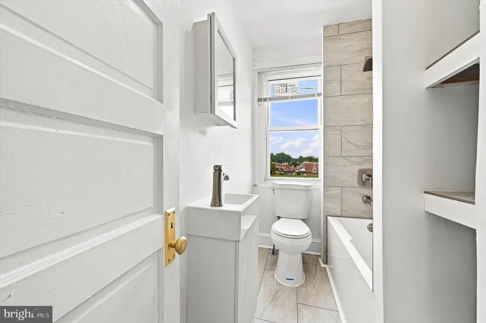 5767 BEECHWOOD Philadelphia, PA 19138