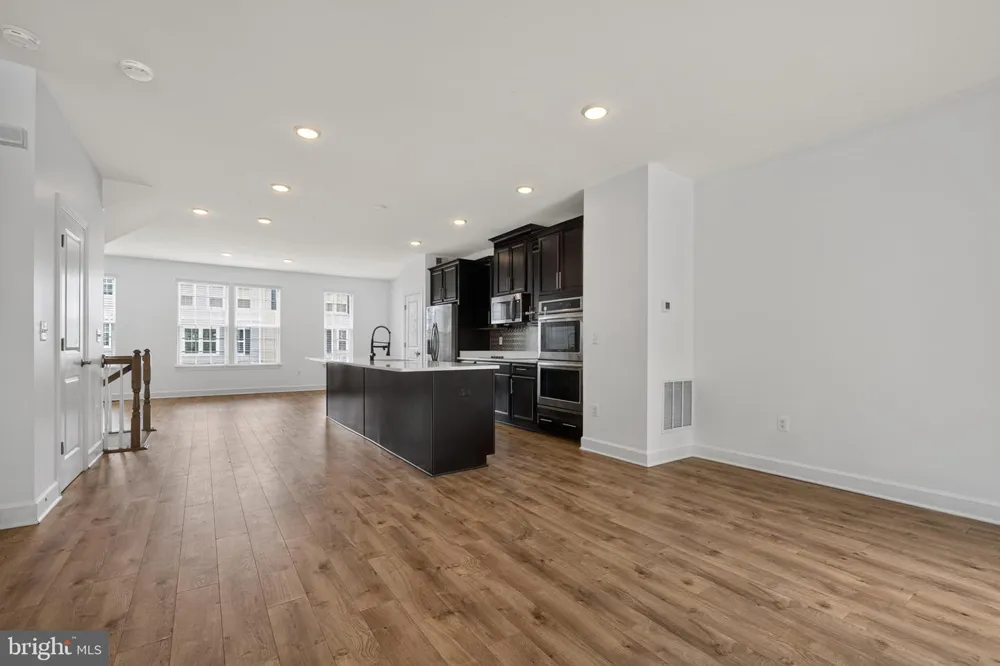 10606 HINTON WAY Manassas, VA 20112