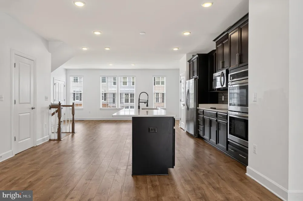 10606 HINTON WAY Manassas, VA 20112