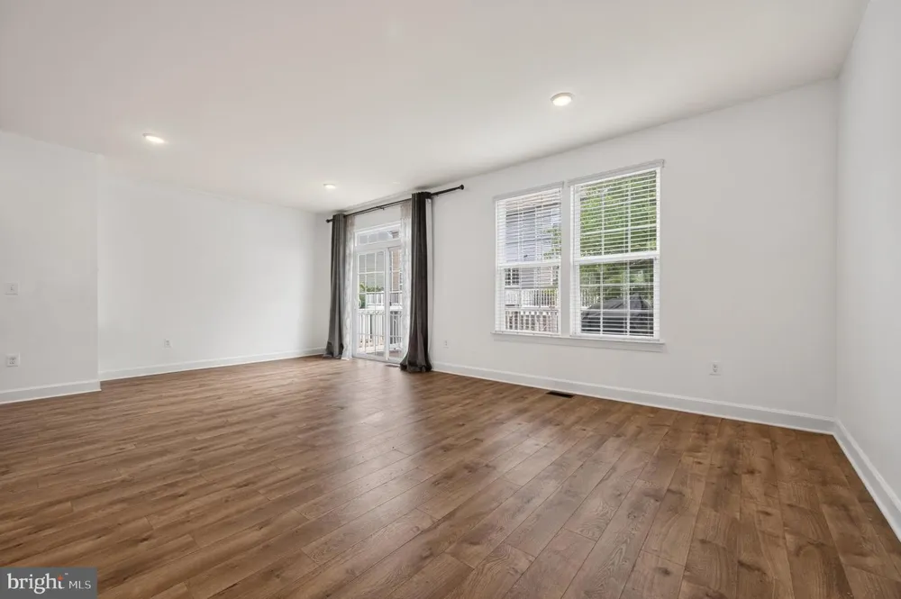 10606 HINTON WAY Manassas, VA 20112