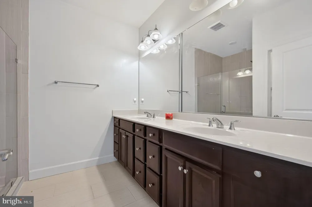 10606 HINTON WAY Manassas, VA 20112