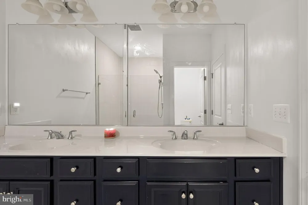 10606 HINTON WAY Manassas, VA 20112