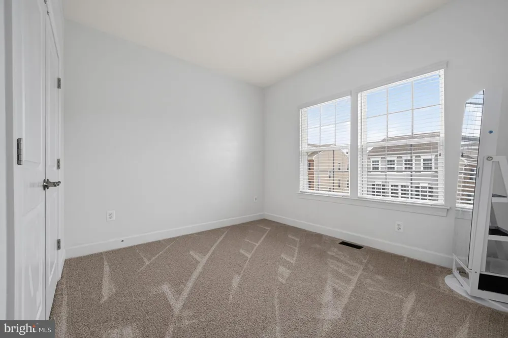 10606 HINTON WAY Manassas, VA 20112