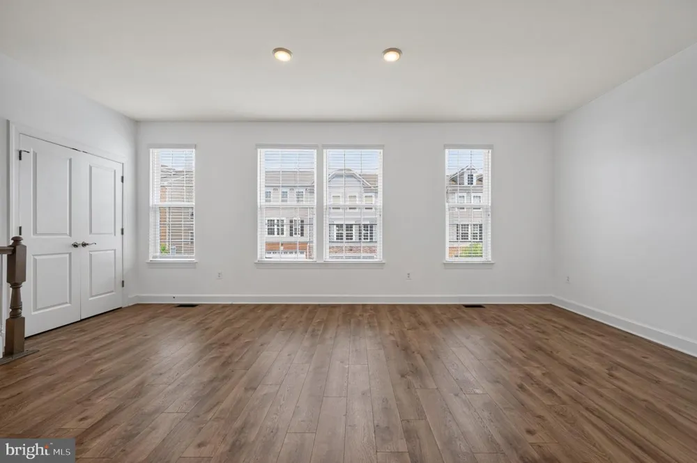 10606 HINTON WAY Manassas, VA 20112