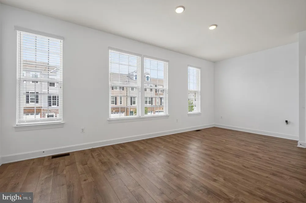 10606 HINTON WAY Manassas, VA 20112