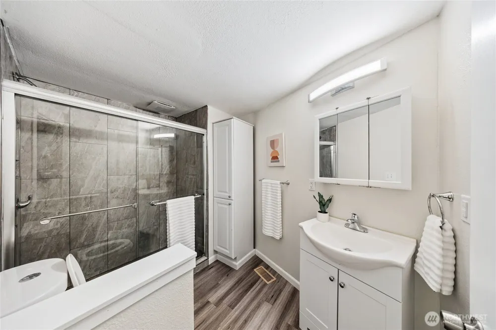 21220 SE 284th Street Kent, WA 98042