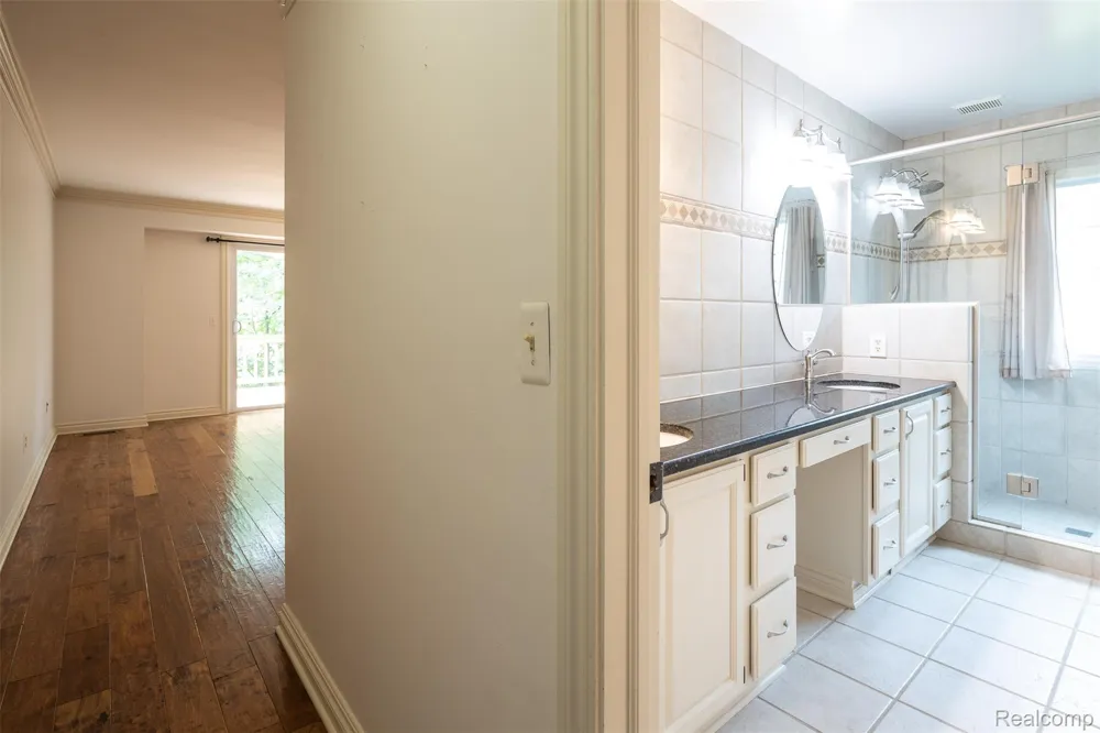 41654 Kenilworth Lane Novi City, MI 48377
