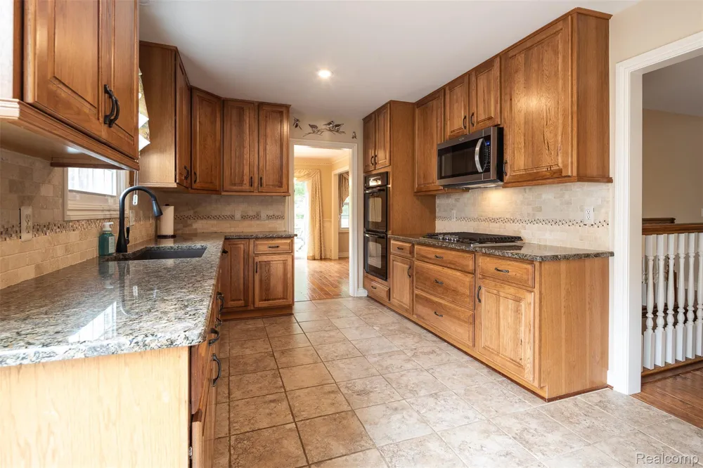 41654 Kenilworth Lane Novi City, MI 48377