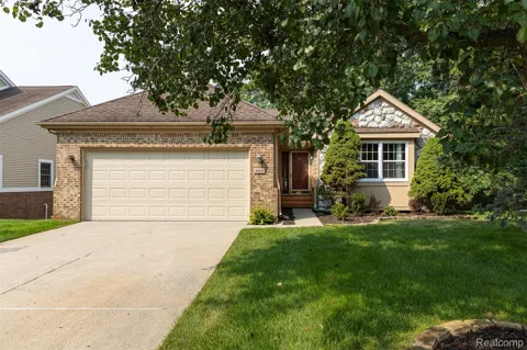 41654 Kenilworth Lane