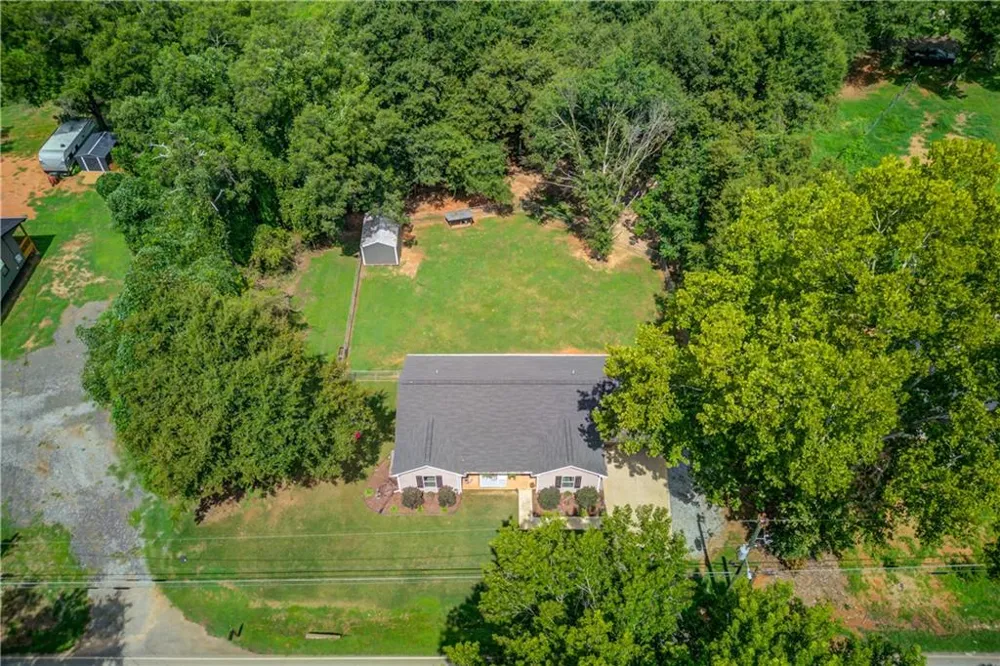 418 Starrs Bridge Road Canon, GA 30520