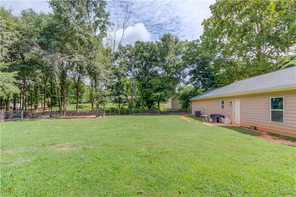 418 Starrs Bridge Road Canon, GA 30520