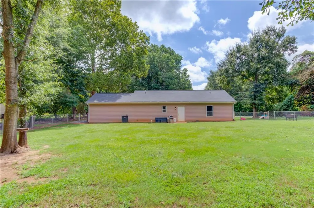 418 Starrs Bridge Road Canon, GA 30520