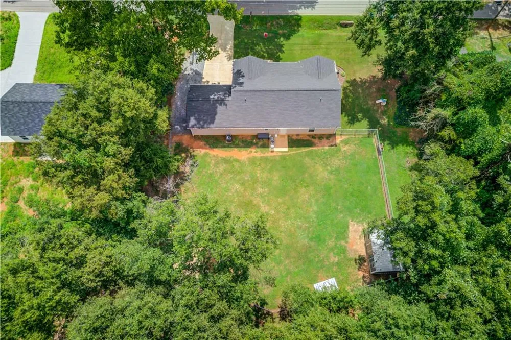 418 Starrs Bridge Road Canon, GA 30520