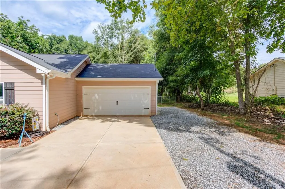 418 Starrs Bridge Road Canon, GA 30520
