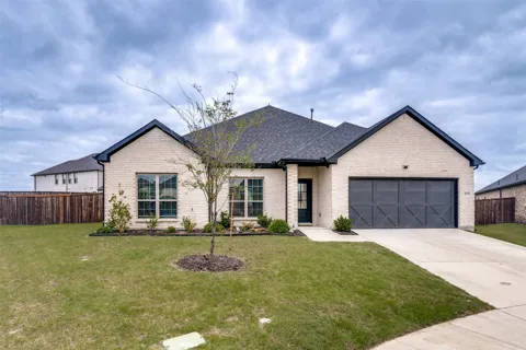 439 Cyprus Grove