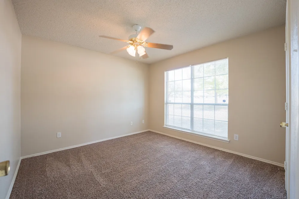 183 Rolling Court Lancaster, TX 75146